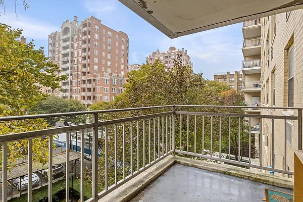 Sold by Compass | media 34