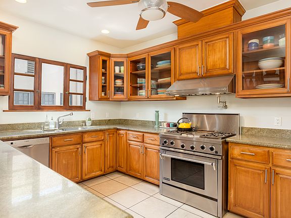 5th image of 511 N Orange Dr