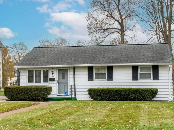 606 N Twyckenham Dr, South Bend, IN 46617