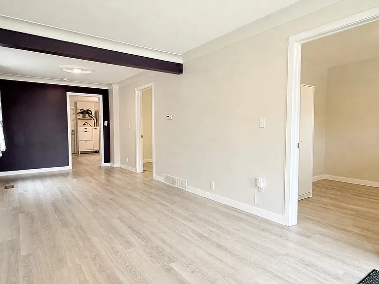 1091 Marion Ave #MAIN — Photo 7