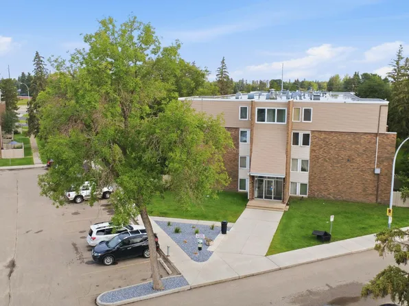 7825 159th St NW, Edmonton, AB T5R 2E1