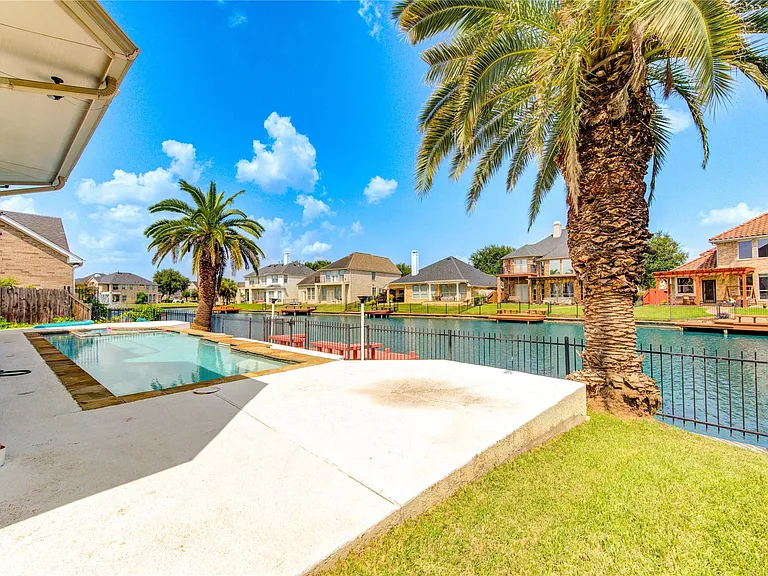 14311 Tasmania Ct — Photo 48