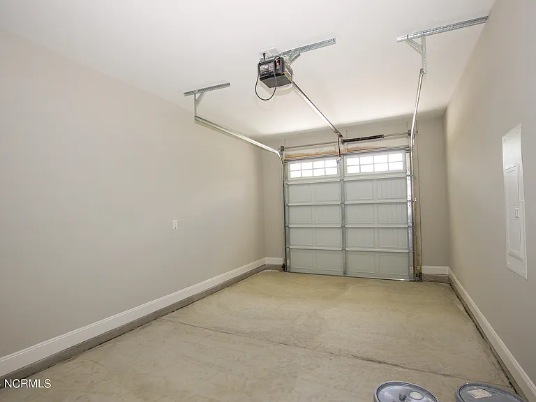 1021 Juniper Lake Rd — Photo 17