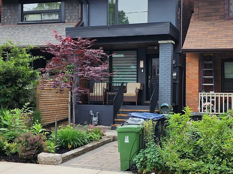 116 Atlas Ave #UPPER — Photo 2