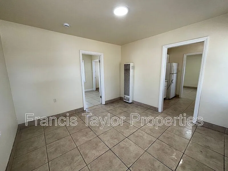 2 bed, 1.0 bath, 575 sqft, $1,795 — Photo 3