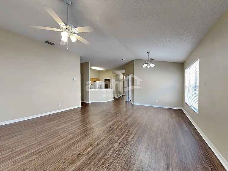 554 Sedgewood Cir — Photo 5