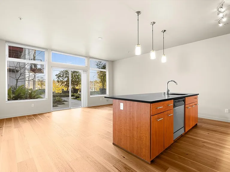 2960 Eastlake Ave E #111 — Photo 11