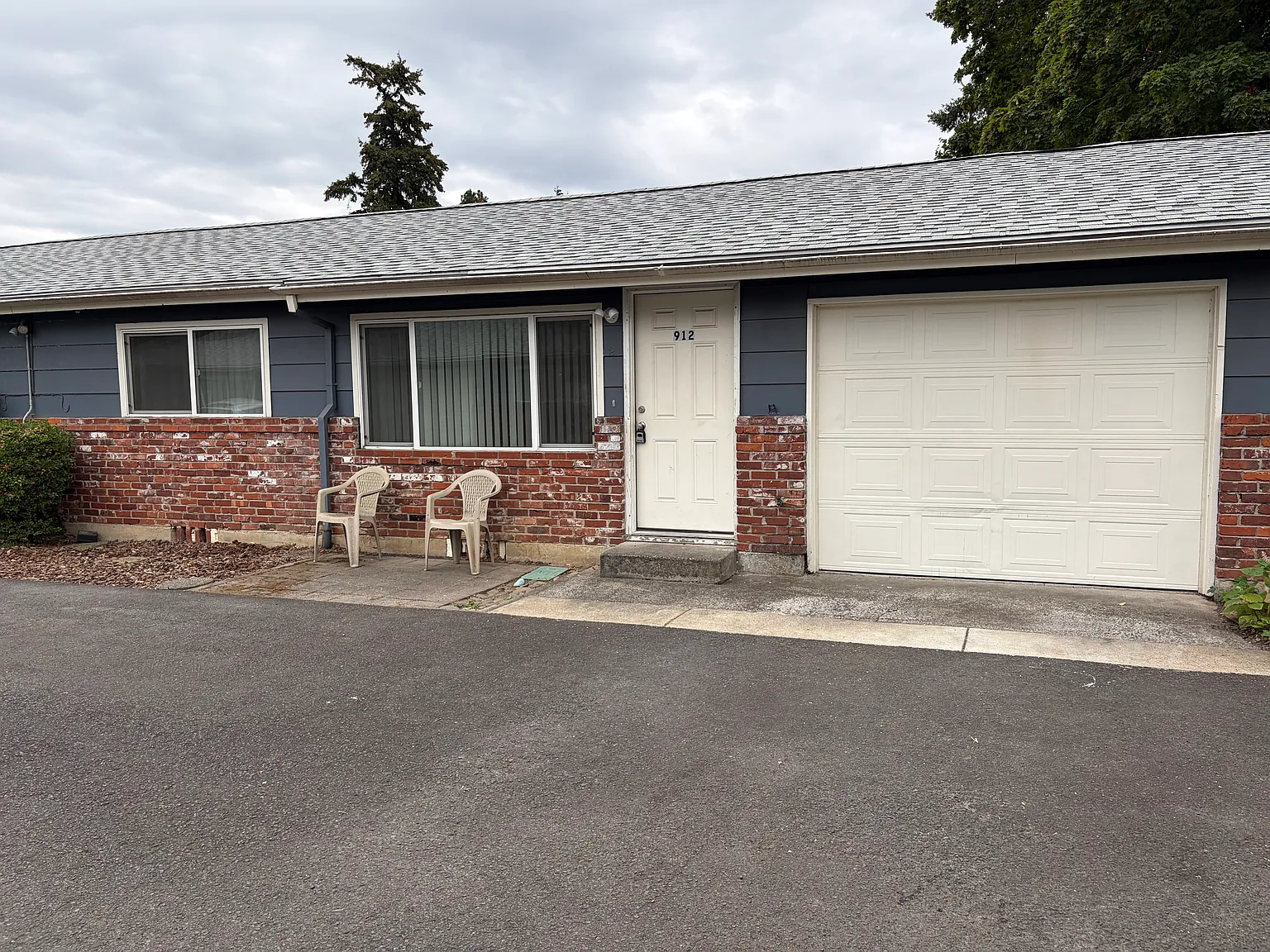 3 bed, 1000 sqft, $1,850 — Photo 1