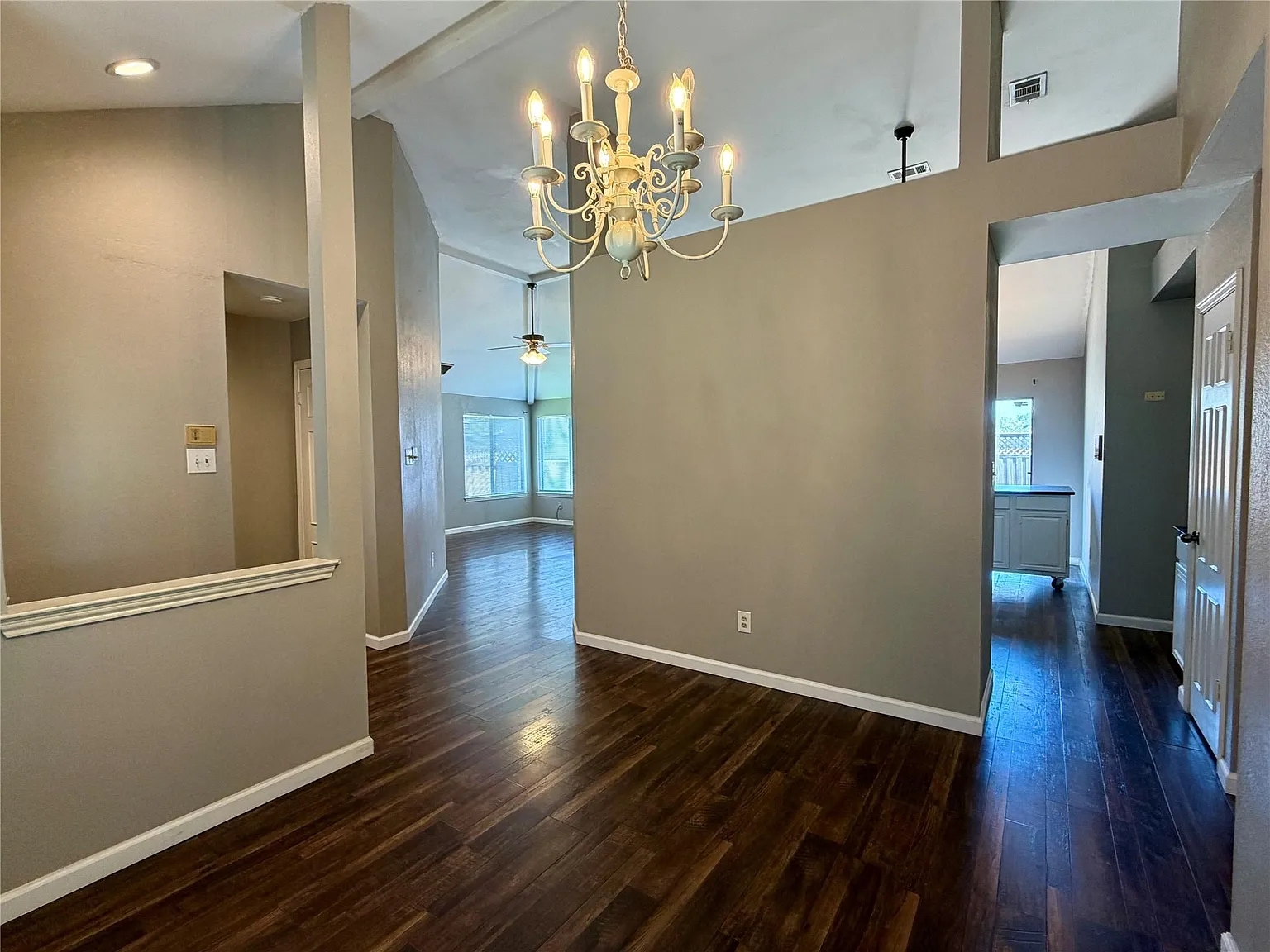 3 bed, 1697 sqft, $2,295 — Photo 3
