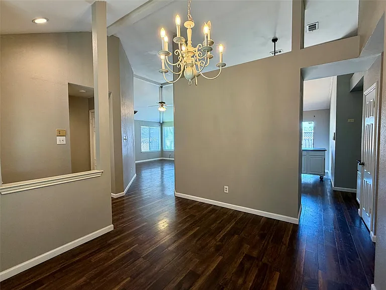 7905 Rice Dr — Photo 3