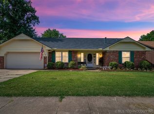 2201 W Memphis St, Broken Arrow, OK 74012