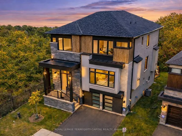 23 Kingwood Ln, Aurora, ON L4G 0P1