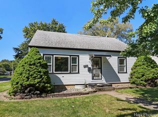 1203 Jewett St, Woodstock, IL 60098