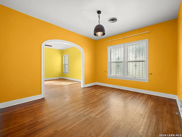 1627 Schley Ave — Photo 7