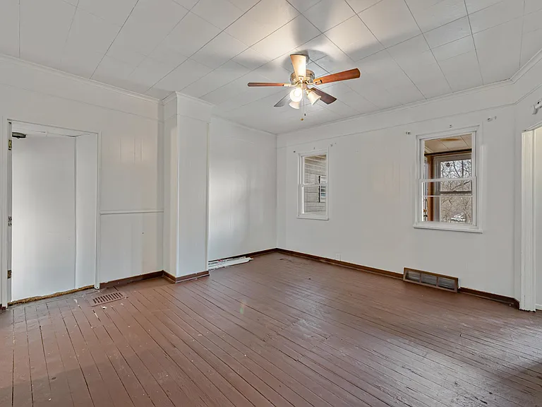 225 Thompson Run Rd — Photo 8