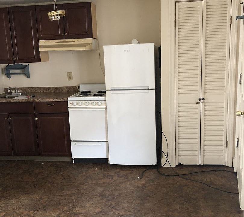 1st image of 371 Main St Unit 3