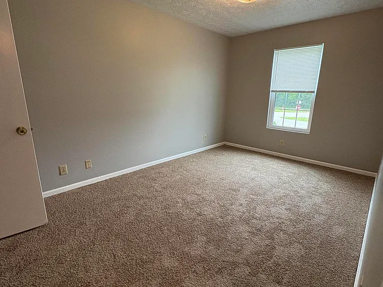 121 N Brand St #13 — Photo 8