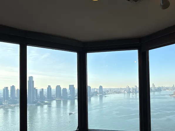 415 East 37th Street image 4 of 16