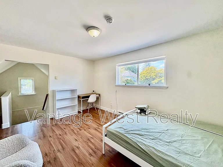 578B Cadder Ave — Photo 10