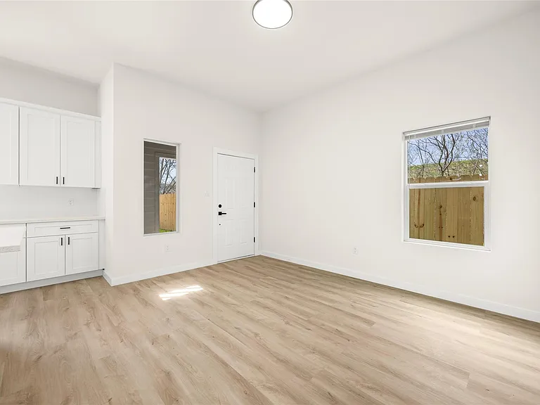 9709 Pelsey St #B — Photo 15