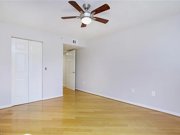 8271 Key Royal Cir #924 — Photo 19