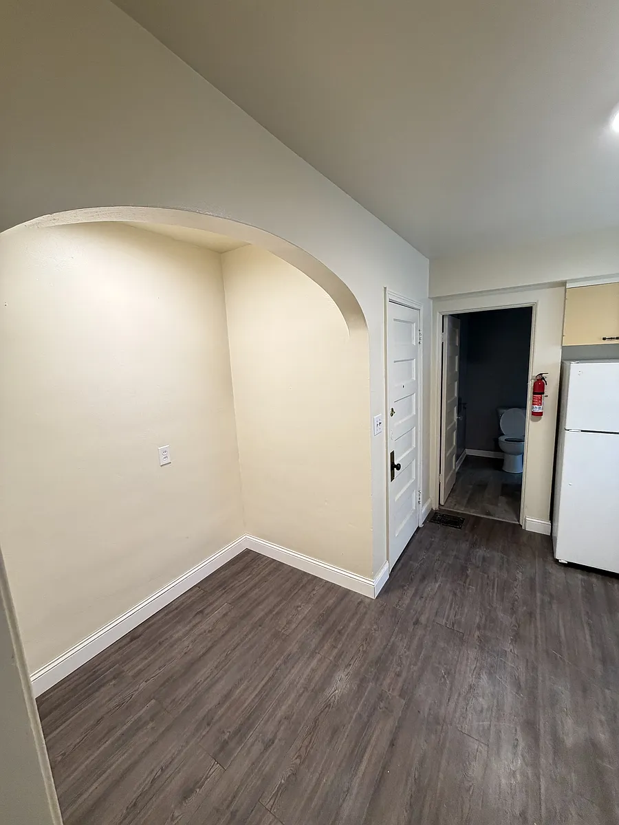 Breakfast nook in the kitchen - 119 E Dutton St #5