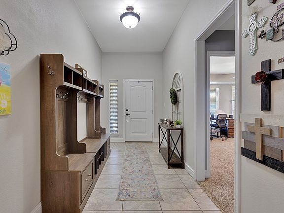 5th image of 601 Memorial Ct