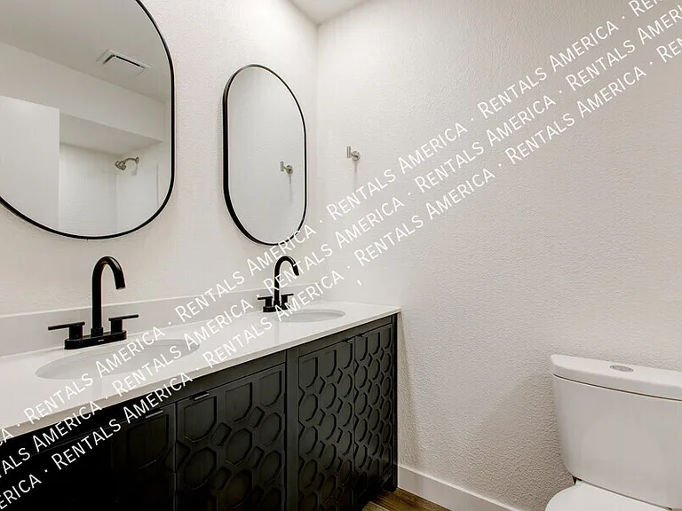 819 W Ross Ave — Photo 15