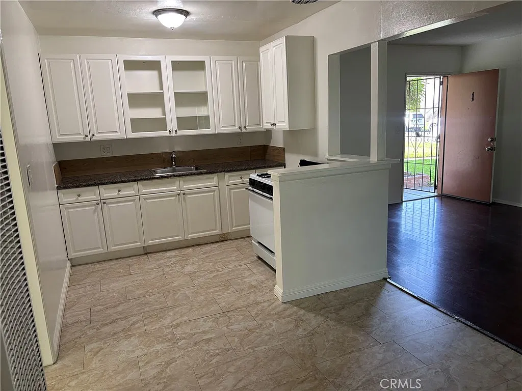 1 bed, 700 sqft, $1,900 — Photo 4