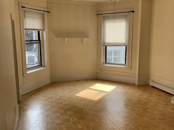 290 Newbury St APT 1R