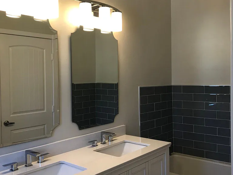 Master bath . Has upgraded separate jet tub