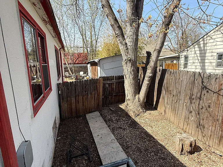 1402 W Lemp St — Photo 24
