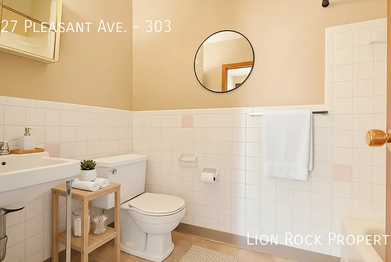 3127 Pleasant Ave #303 — Photo 6