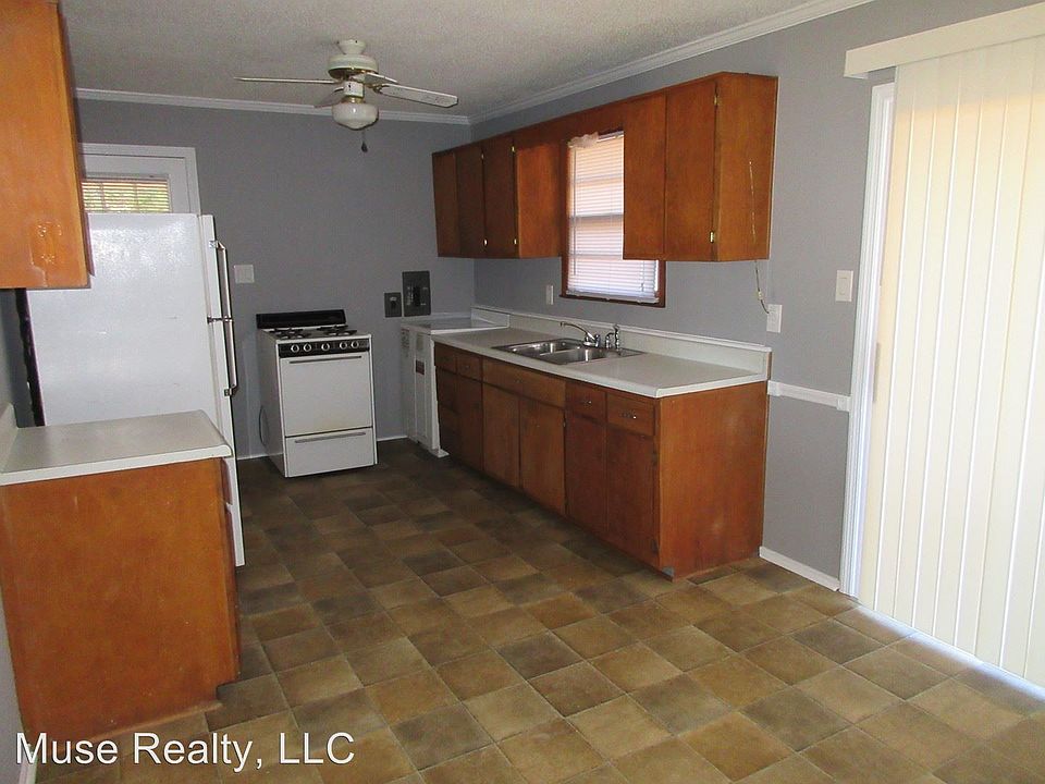 2nd image of 2319 Marett Blvd