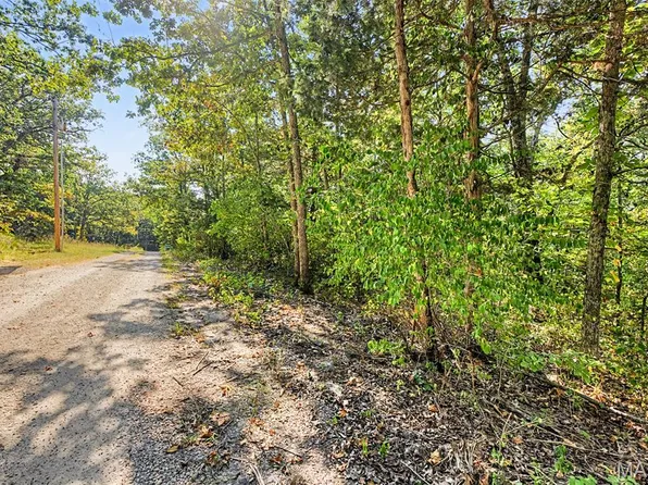 51 Elm Dr, Dittmer, MO 63023