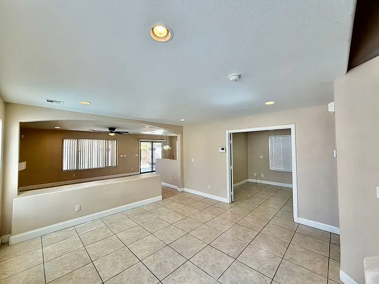 4832 Thackerville Ave — Photo 3