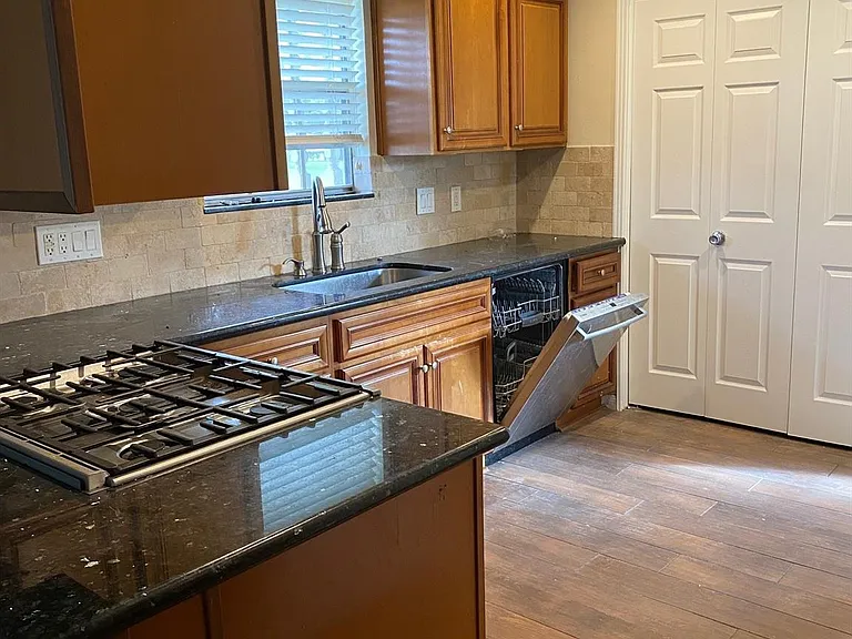 24 Chapparal Ct — Photo 7