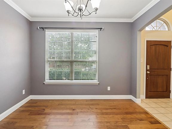 4th image of 3813 Edward Dr