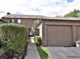 144 Aberdeen Ct, Geneva, IL 60134