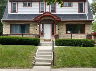 2100 E Beverly Rd, Milwaukee, WI 53211