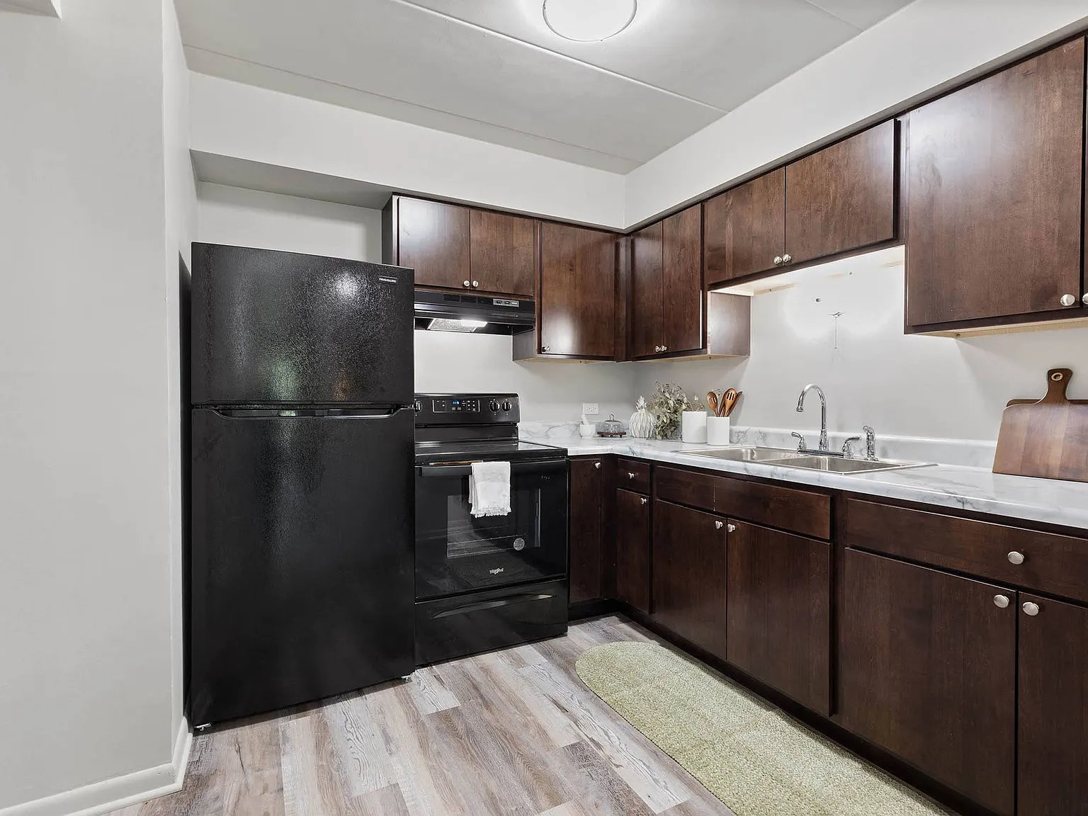 Matteson Blu — Photo 1
