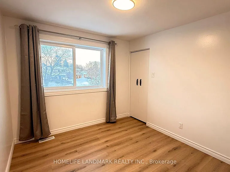 26 Kentish Cres — Photo 21