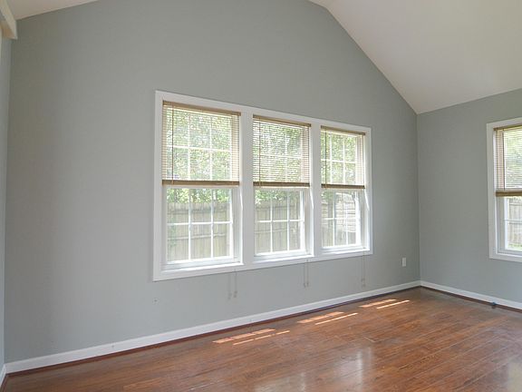 5th image of 9445 Cottonwood Lane SE