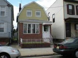 27 West Dr, Bayonne, NJ 07002