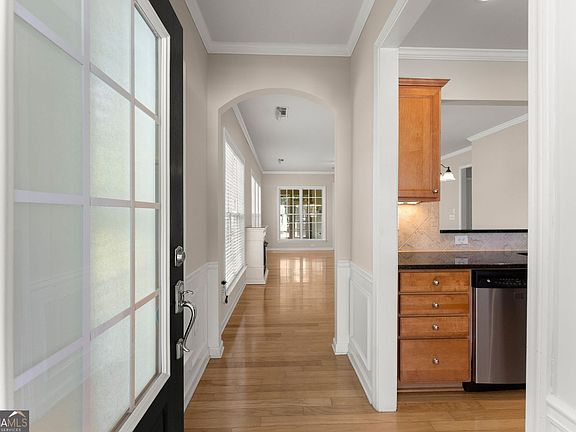 4th image of 6142 Longleaf Dr