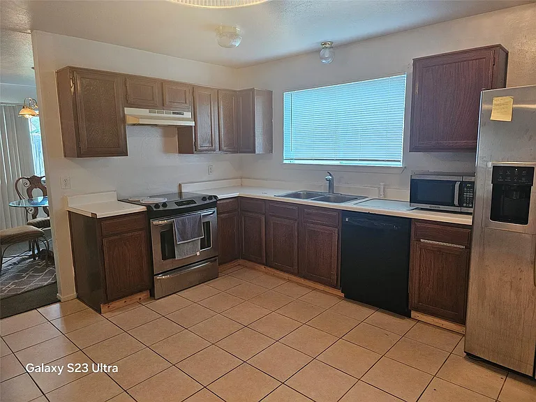 1322 Fieldstone Dr — Photo 8