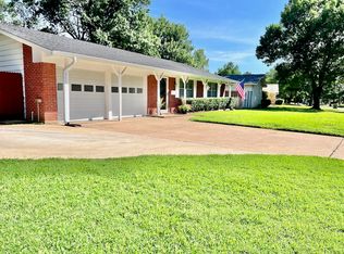 1901 Easy St, Arlington, TX 76013