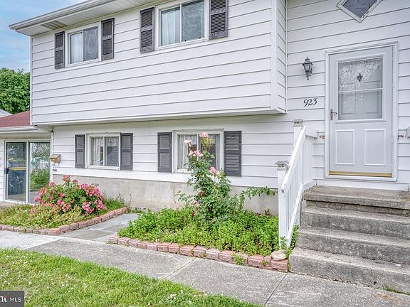 4th image of 923 Buck Dr
