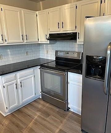 2nd image of 3862 Albert Ave