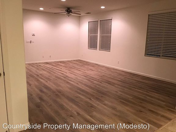 3rd image of 2256 Gallery Dr